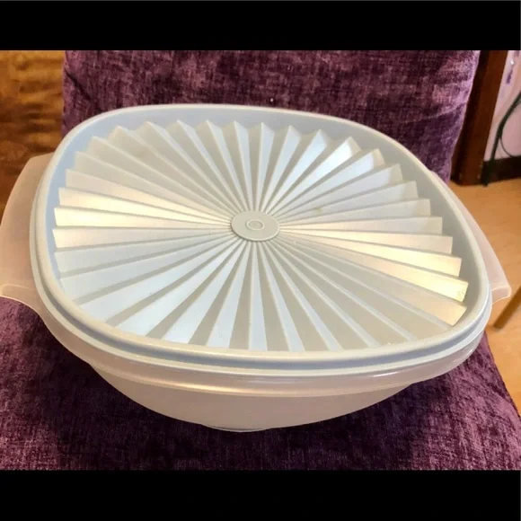 Tupperware - Picture 2 of 2